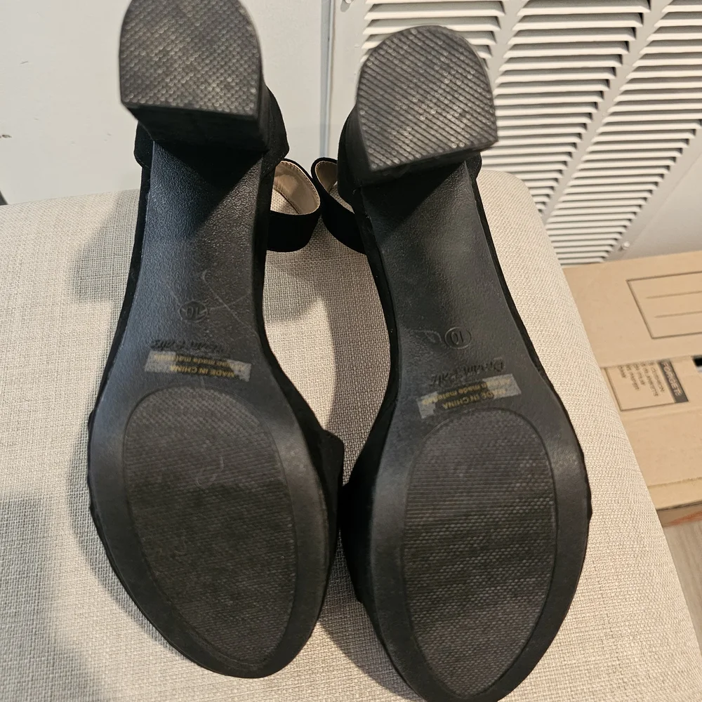 Dream Pairs Black Suede Platform Ankle-Strap Heels